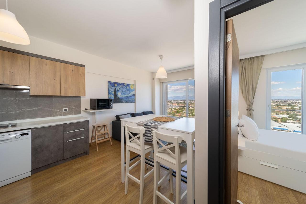 Pleasant Flat With Shared Pool In Kepez Apartman Antalya Kültér fotó