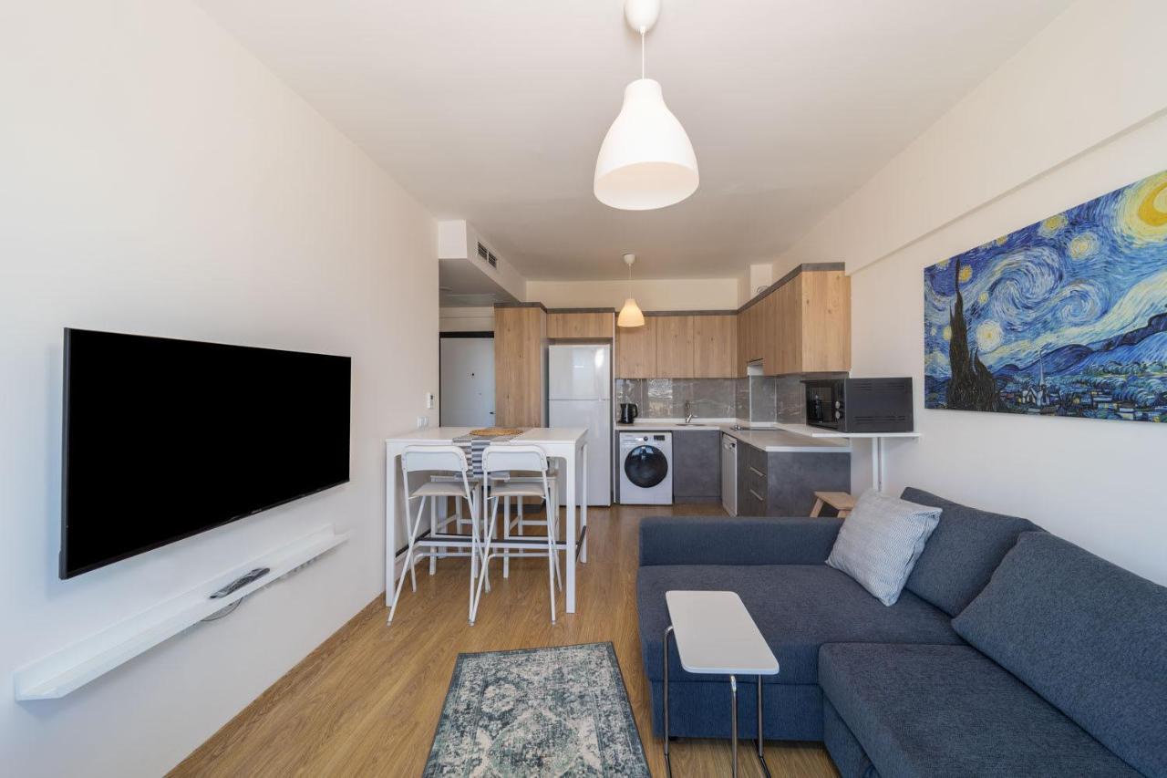 Pleasant Flat With Shared Pool In Kepez Apartman Antalya Kültér fotó