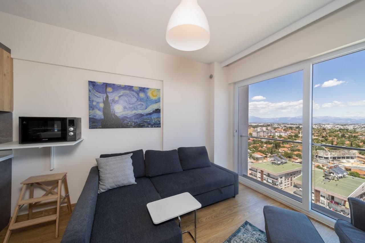 Pleasant Flat With Shared Pool In Kepez Apartman Antalya Kültér fotó