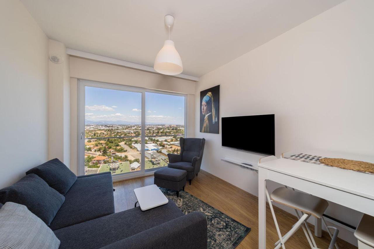 Pleasant Flat With Shared Pool In Kepez Apartman Antalya Kültér fotó