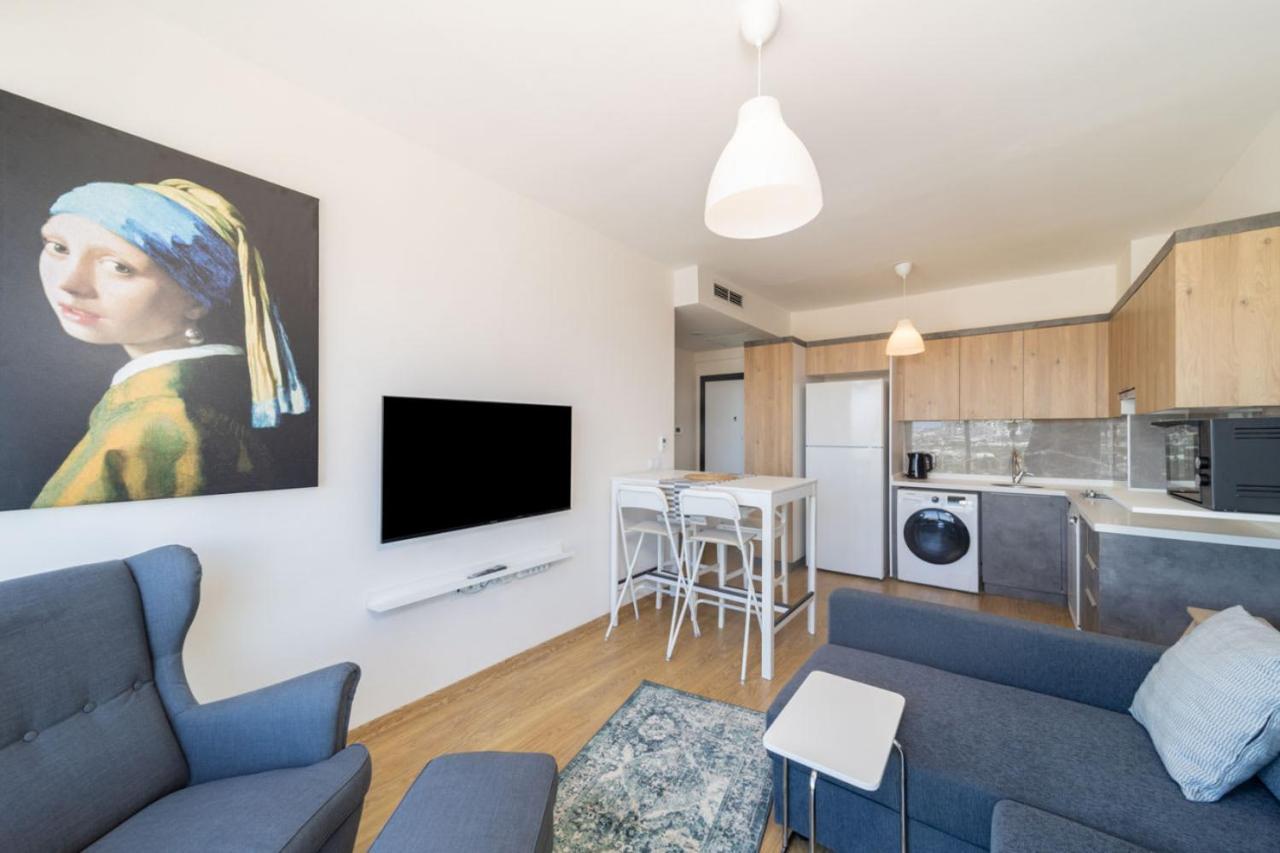 Pleasant Flat With Shared Pool In Kepez Apartman Antalya Kültér fotó
