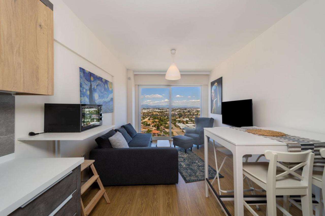 Pleasant Flat With Shared Pool In Kepez Apartman Antalya Kültér fotó