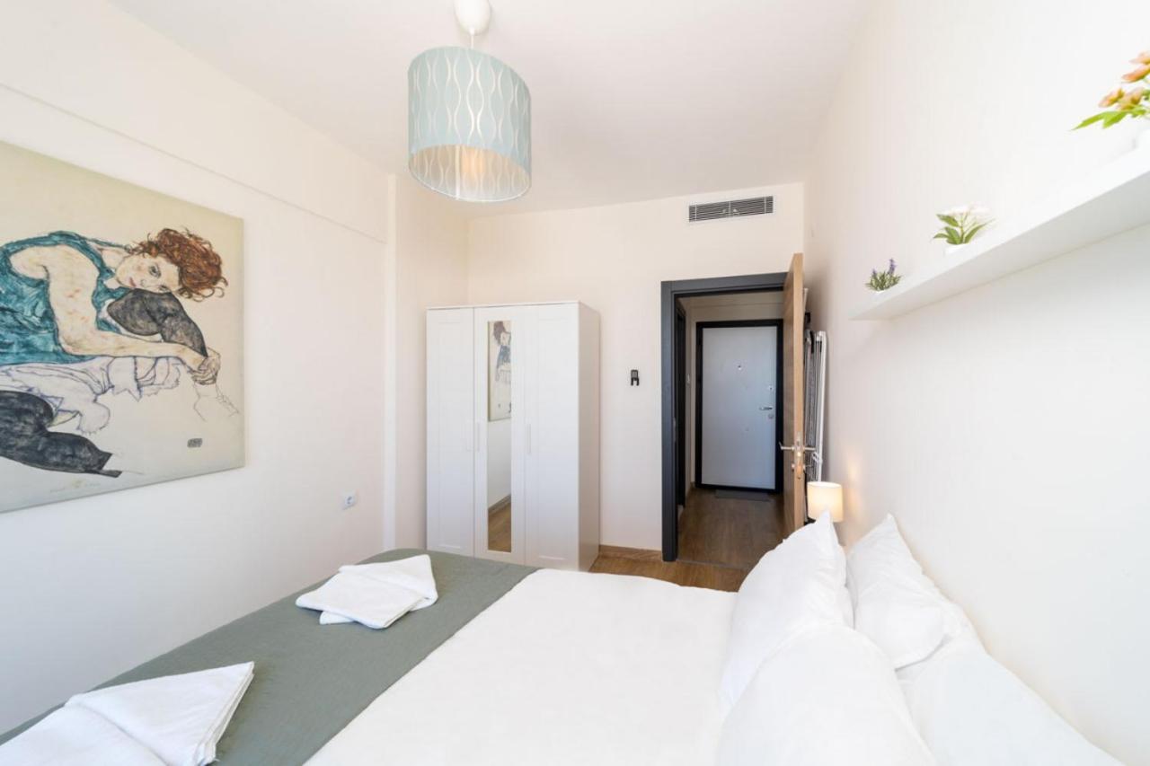 Pleasant Flat With Shared Pool In Kepez Apartman Antalya Kültér fotó