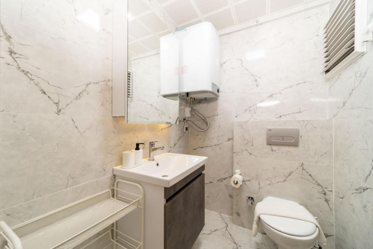 Pleasant Flat With Shared Pool In Kepez Apartman Antalya Kültér fotó